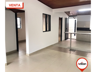 Foto 1 de CASA ESQUINERA PLANA DE 3 HABITACIONES