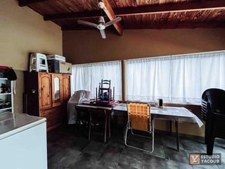 Casa en venta - 3 Dormitorios 2 Baños - Cochera - 792Mts2 - Villa Elisa, La Plata