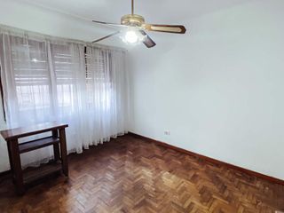 Casa en venta - 2 Dormitorios 1 Baño 1 Cochera - 420Mts2 - La Plata [FINANCIADO]