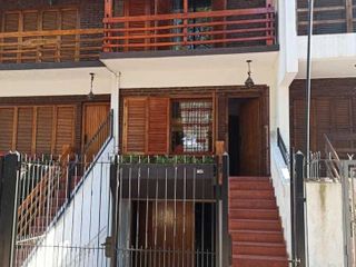 Casa en venta - 4 Dormitorios 3 Baños 2 Cocheras - 250Mts2 - San Bernardo Del Tuyu
