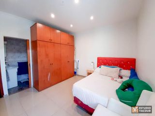 Casa en venta - 2 dormitorios 2 baños 1 cochera - 270 mts2 - La Plata