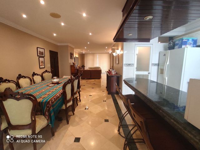 APLICA BIESS! Venta, Departamento Espectacular con doble Balcón, Piso 11, Centro de Guayaquil