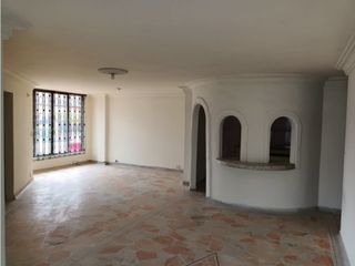 Casa amplia en alquiler en primer piso con local, El Triunfo, Palmira