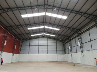 Foto 3 de Alquiler de bodega 640m2 en Durán, ideal para industrias o almacenaje. Seguridad 24hs y energía trifásica.
