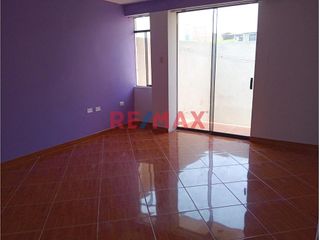 Foto 6 de Venta de casa en Urb. San Isidro I Etapa, calle Uranio con Base para 5 pisos!
Ubicada cerca de Av. Metropolitana, Universidad Privada del Norte (UPN)