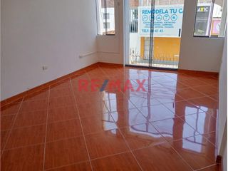 Foto 8 de Venta de casa en Urb. San Isidro I Etapa, calle Uranio con Base para 5 pisos!
Ubicada cerca de Av. Metropolitana, Universidad Privada del Norte (UPN)