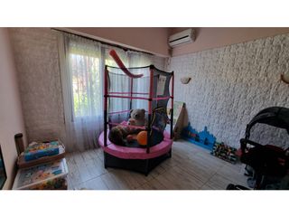 Foto 15 de En venta. Chalet de 4 ambientes con dependencia. Barrio Chauvin.