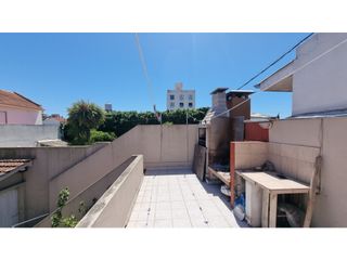 Foto 6 de En venta. Chalet de 4 ambientes con dependencia. Barrio Chauvin.