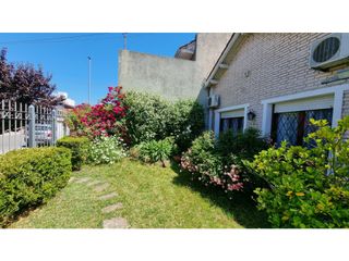 Foto 2 de En venta. Chalet de 4 ambientes con dependencia. Barrio Chauvin.