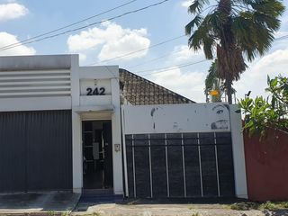Foto 1 de VENTA CASA DUPLEX  3 PISOS EN  CEIBOS 4  HABT (GV)
