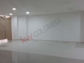 Renta de Local en Centro Comercial Santa Fe, Bogotá.-6241