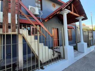 Foto 2 de CASA EN VENTA  3 DORMITORIOS + DEPARTAMENTO EN BARRIO ALTO ALBERDI IDEAL PARA INVERSIÓN