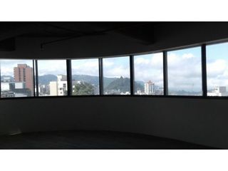 Alquiler de oficina en Av Santander, Manizales.