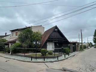Casa Alpina En Venta y Departamento - General Rodriguez Centro