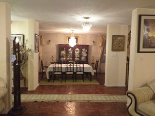 Foto 2 de Venta de amplia casa en urbanización El Condado de 4 dormitorios, 2