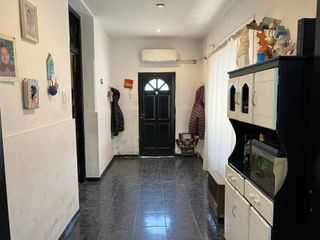 Casa PH en venta en Ezpeleta Este