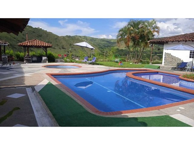 VENDO HOTEL CAMPESTRE EN BUGA T.P