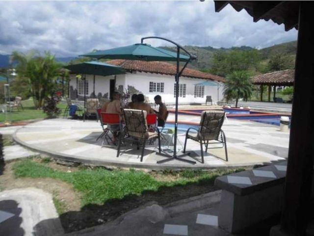 VENDO HOTEL CAMPESTRE EN BUGA T.P