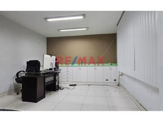 Foto 11 de Departamento Amplio En 2Do Piso Con Potencial Para Vivienda Y Consultorio – Ideal Para Familias O Inversores