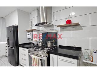 Foto 3 de Departamento Amplio En 2Do Piso Con Potencial Para Vivienda Y Consultorio – Ideal Para Familias O Inversores