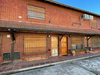 Casa PH en venta en Castelar Norte