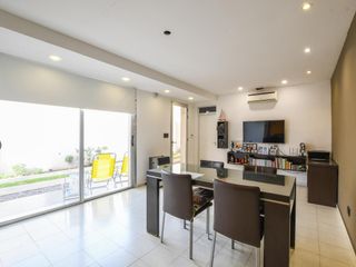 CASA EN VENTA DE 2 DORMITORIOS EN IBARLUCEA