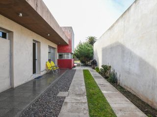 CASA EN VENTA DE 2 DORMITORIOS EN IBARLUCEA