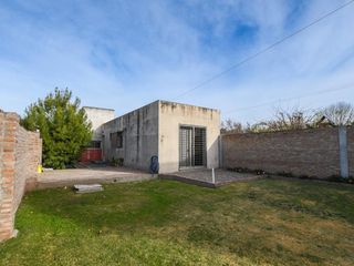 CASA EN VENTA DE 2 DORMITORIOS EN IBARLUCEA