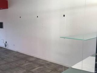 Foto 5 de EXCELENTE LOCAL EN EUSKAL Shopping vecino a Laguna del Sol