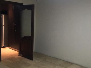 Foto 13 de Venta/ Alquiler propiedad con factibilidad para comercio, Kennedy Norte ( vía principal )