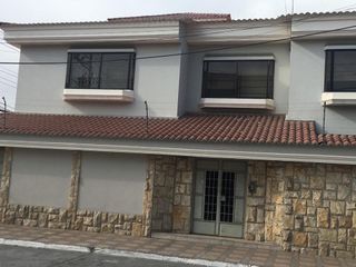 Foto 1 de Venta/ Alquiler propiedad con factibilidad para comercio, Kennedy Norte ( vía principal )