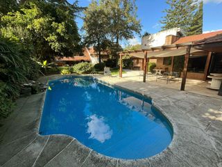 Casa 5 amb. con jardín-piscina-quincho en Martínez