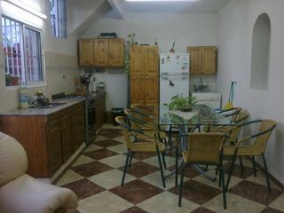 Foto 2 de Casa PH en venta en Bernal Oeste