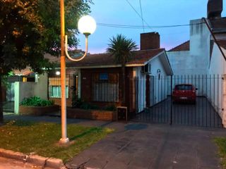 PH en venta - 2 Dormitorios 1 Baño - Cocheras - 200Mts2 - Quilmes Oeste
