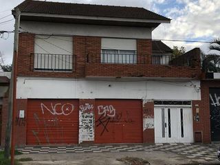 Foto 1 de Departamento y local en VENTA Y ALQUILER sobre Alem al 1200- Monte Grande