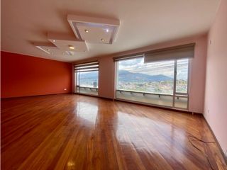 Foto 5 de Casa en Renta en el Centro de Cumbayá  - TT
