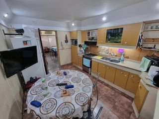 DUPLEX 4 AMBIENTES CON COCHERA, TERRAZA, PARRILLA - VILLA PUEYRRDEON