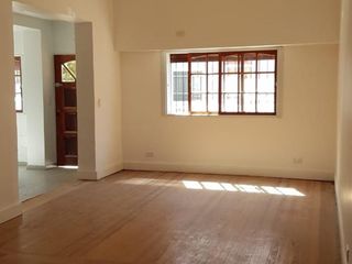 Foto 17 de Venta casa 5 Ambientes. Patio. Liniers