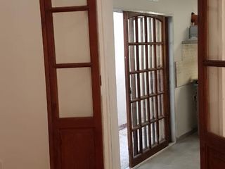 Foto 11 de Venta casa 5 Ambientes. Patio. Liniers