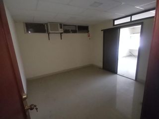 Foto 3 de AMPLIA OFICINA EN VENTA CENTRO DE GUAYAQUIL (RS)