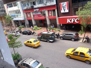 Foto 9 de AMPLIA OFICINA EN VENTA CENTRO DE GUAYAQUIL (RS)