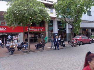 Foto 11 de AMPLIA OFICINA EN VENTA CENTRO DE GUAYAQUIL (RS)