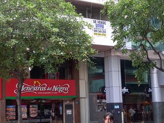 Foto 12 de AMPLIA OFICINA EN VENTA CENTRO DE GUAYAQUIL (RS)