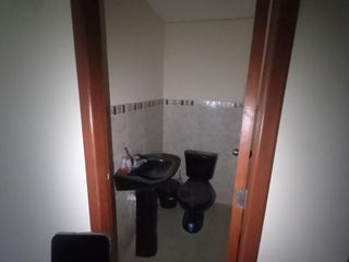 Foto 2 de AMPLIA OFICINA EN VENTA CENTRO DE GUAYAQUIL (RS)