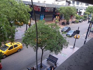 Foto 4 de AMPLIA OFICINA EN VENTA CENTRO DE GUAYAQUIL (RS)