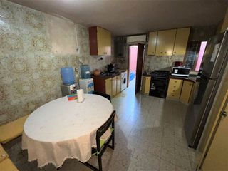 IMPORTANTE CASA DE 240M2 CUBIERTOS