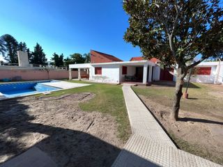 IMPORTANTE CASA DE 240M2 CUBIERTOS