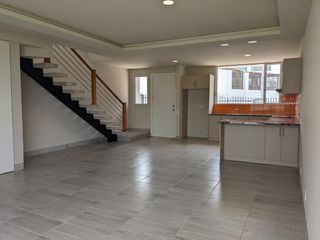 Foto 6 de Alquiler linda casa por estrenar, Urbanización privada, Nayón - Tanda, Sector Rancho San Francisco