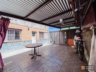 Casa en venta - 4 Dormitorios 2 Baños - Cochera - San Carlos, La Plata