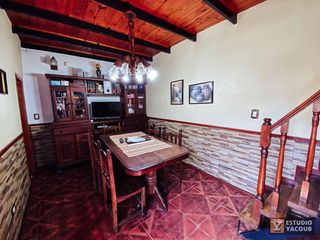 Casa en venta - 4 Dormitorios 2 Baños - Cochera - San Carlos, La Plata
